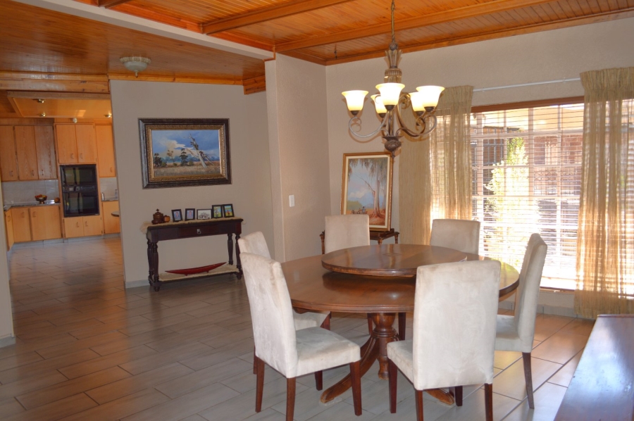 5 Bedroom Property for Sale in Wilkoppies North West